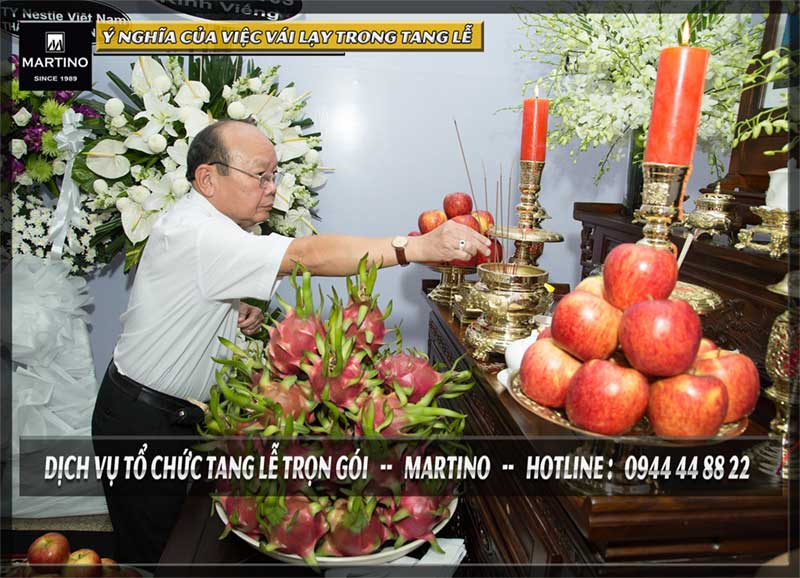 Đi đám ma lạy mấy lạy?