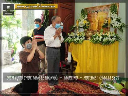 Đi đám ma lạy mấy lạy theo phong tục truyền thống?