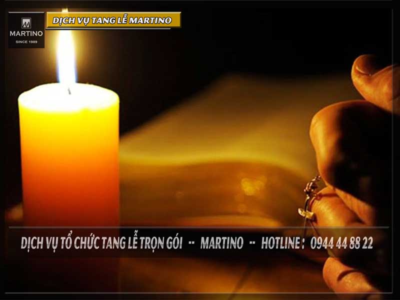 Điếu văn trong tang lễ của người Công giáo thể hiện những điều tốt đẹp của người đã mất Điếu văn trong tang lễ của người Công giáo thể hiện những điều tốt đẹp của người đã mất