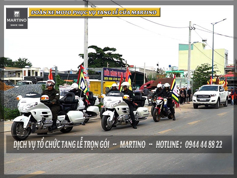 Đoàn xe moto phục vụ tang lễ