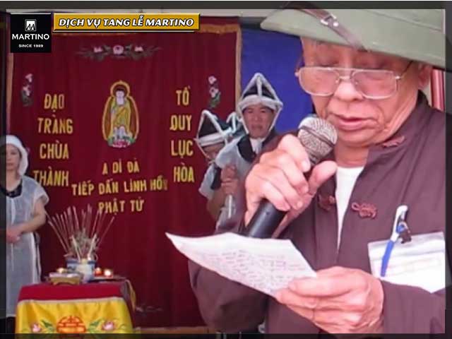 Đọc điếu văn trong đám ma