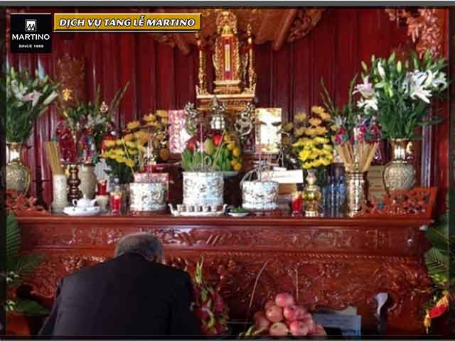 Hướng dẫn bày bát hương trên bàn thờ