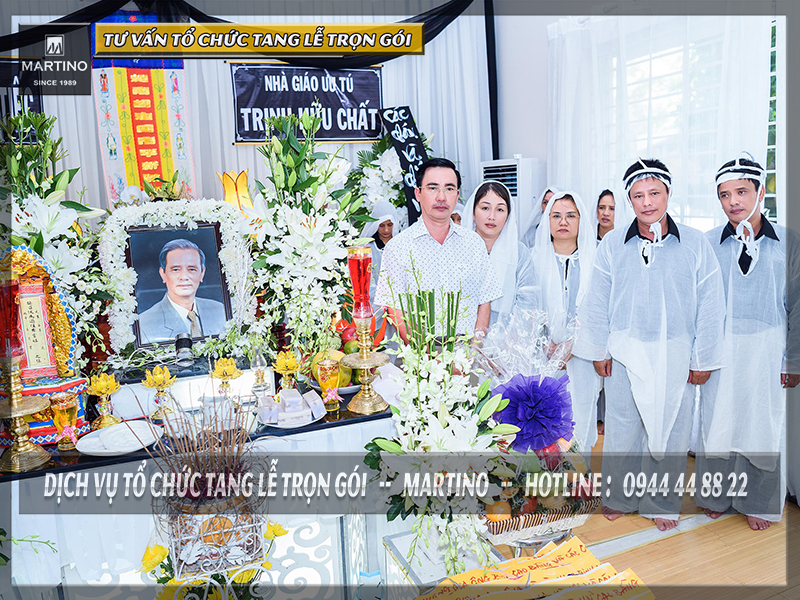 Lập bàn thờ vong cho người mới chết