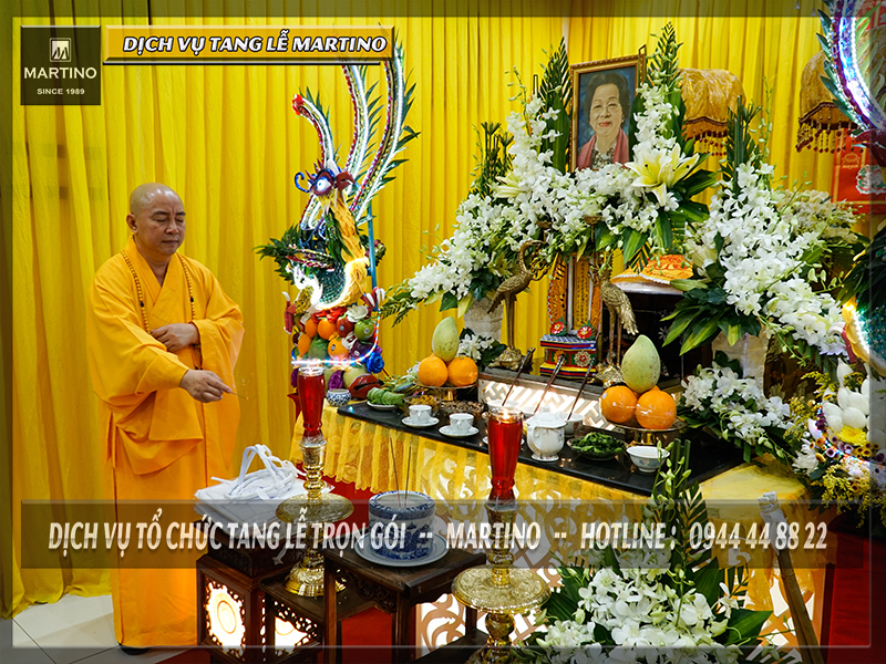 Tang lễ được tổ chức theo nghi lễ của Phật giáo