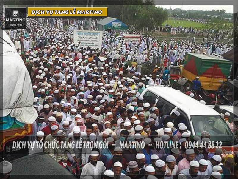 Hơn 100.000 người Banlades dự đám tang thủ lĩnh Hồi giáo giữa đại dịch