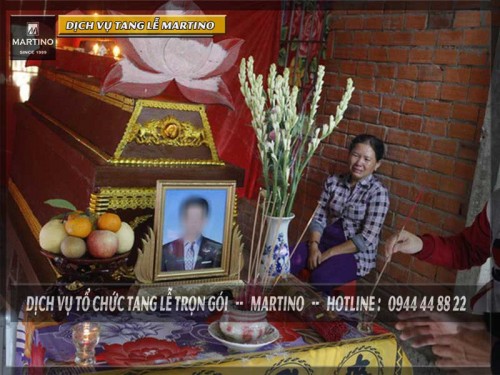 Phong tục truyền thông trong tang lễ ở miền Tây