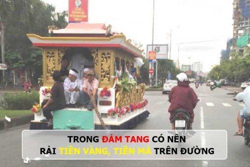 Vì sao đám ma hay rải tiền lẻ, vàng mã trên đường?