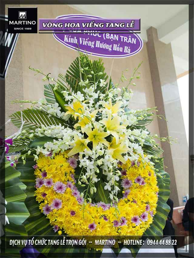 Chọn vòng hoa viếng tang lễ