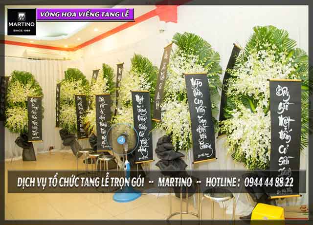 Chọn vòng hoa viếng tang lễ