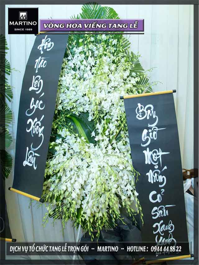 Chọn vòng hoa viếng tang lễ